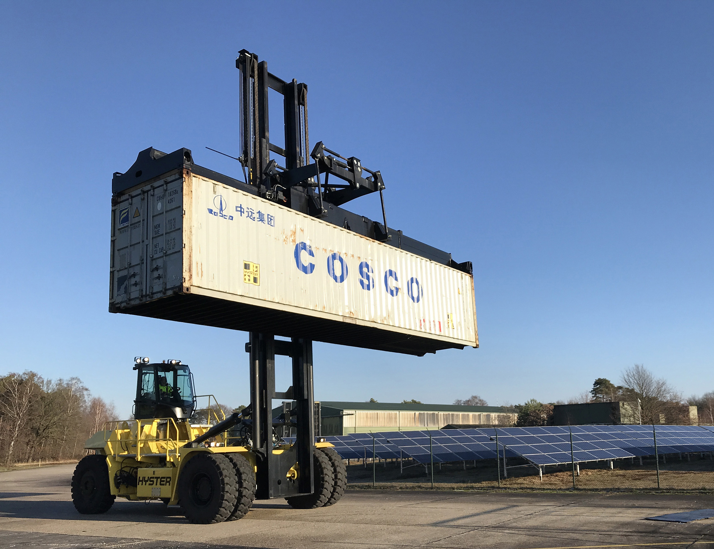 Hyster electric container handlers progress